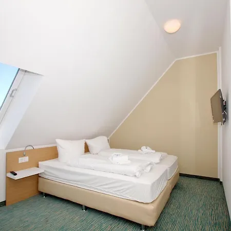 Strandresort Rex Rugia Ferienwohnung 14-6 Mit Sauna- Und Schwimmbadnutzung Im Ahoi Sellin アパート ロープベ